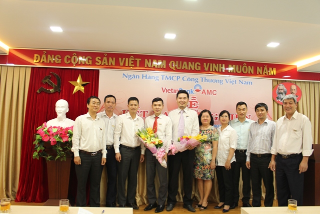 Chi bộ VietinBank AMC tổ chức Lễ kết nạp Đảng viên mới